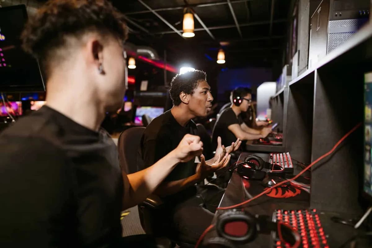 NAVI, PGL 마스터스 부카레스트에서 팀 스피릿 탈락시켜, 바이탈리티와 8강 대결 예정
