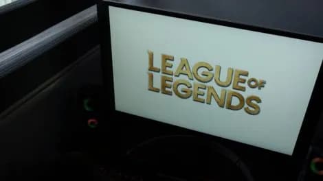 LFLがEMEA Masters Summer準々決勝を制す